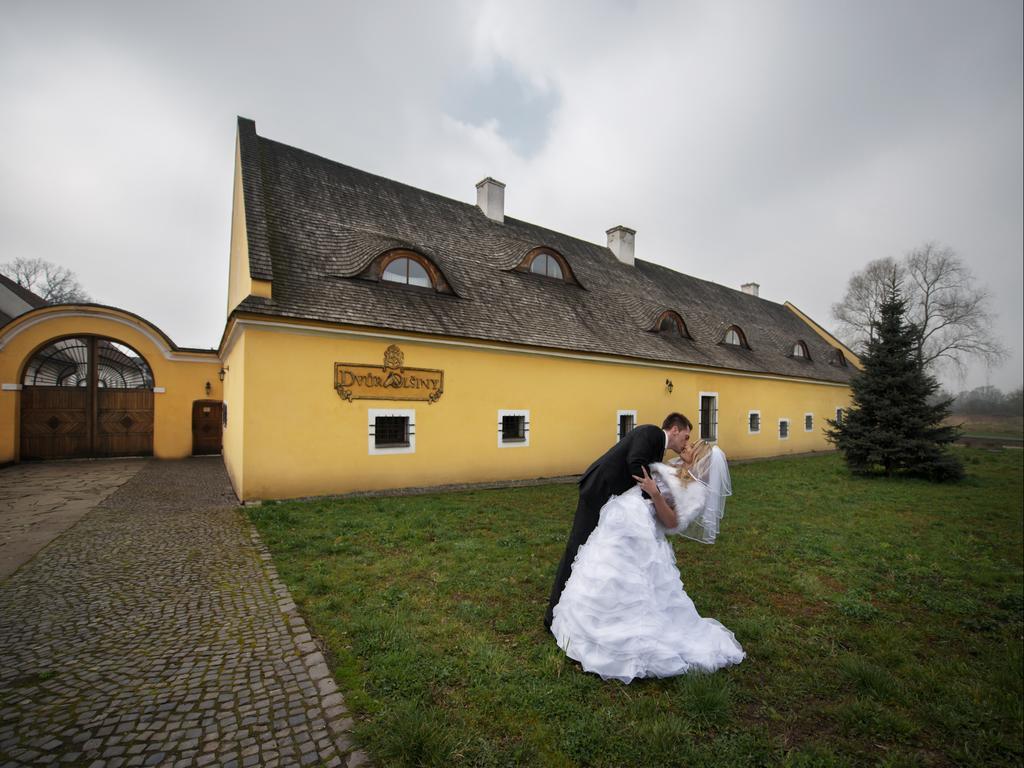 Dvur Olsiny -Hotel And Horse-Riding Karviná Exterior foto