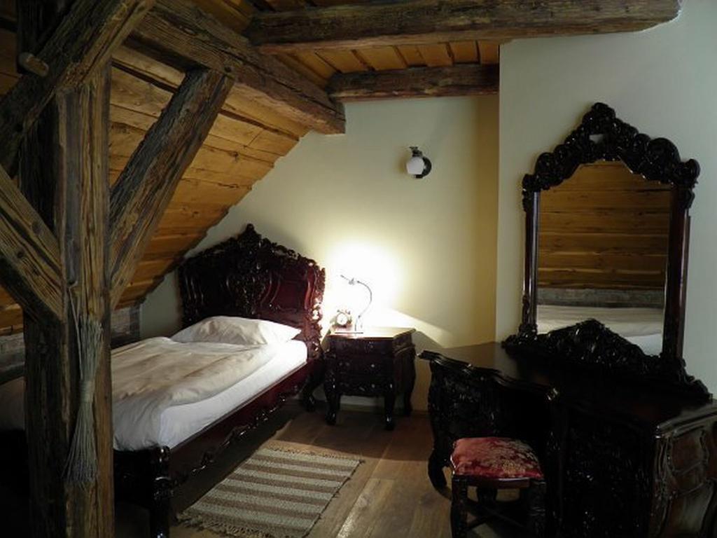 Dvur Olsiny -Hotel And Horse-Riding Karviná Quarto foto